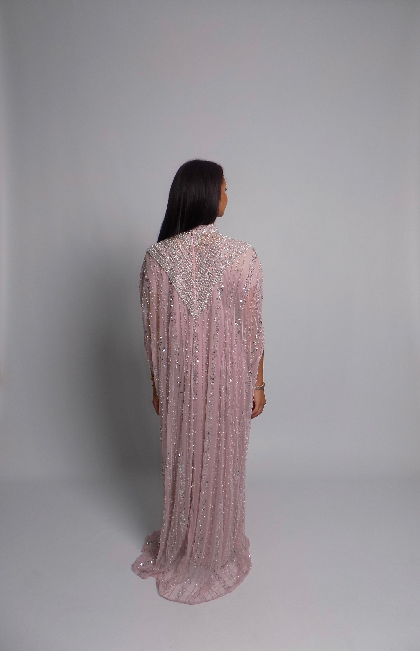 Handbestickte Abaya – Perlen & Kristall Edition